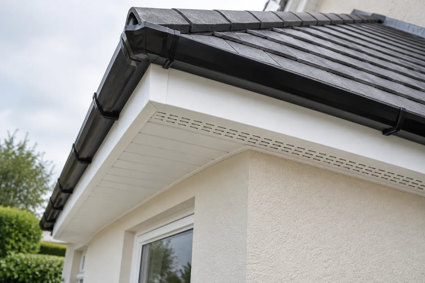 Soffit ventilation and fascia corner